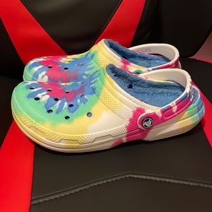 Women’s size 9 tie dye crocs with fur